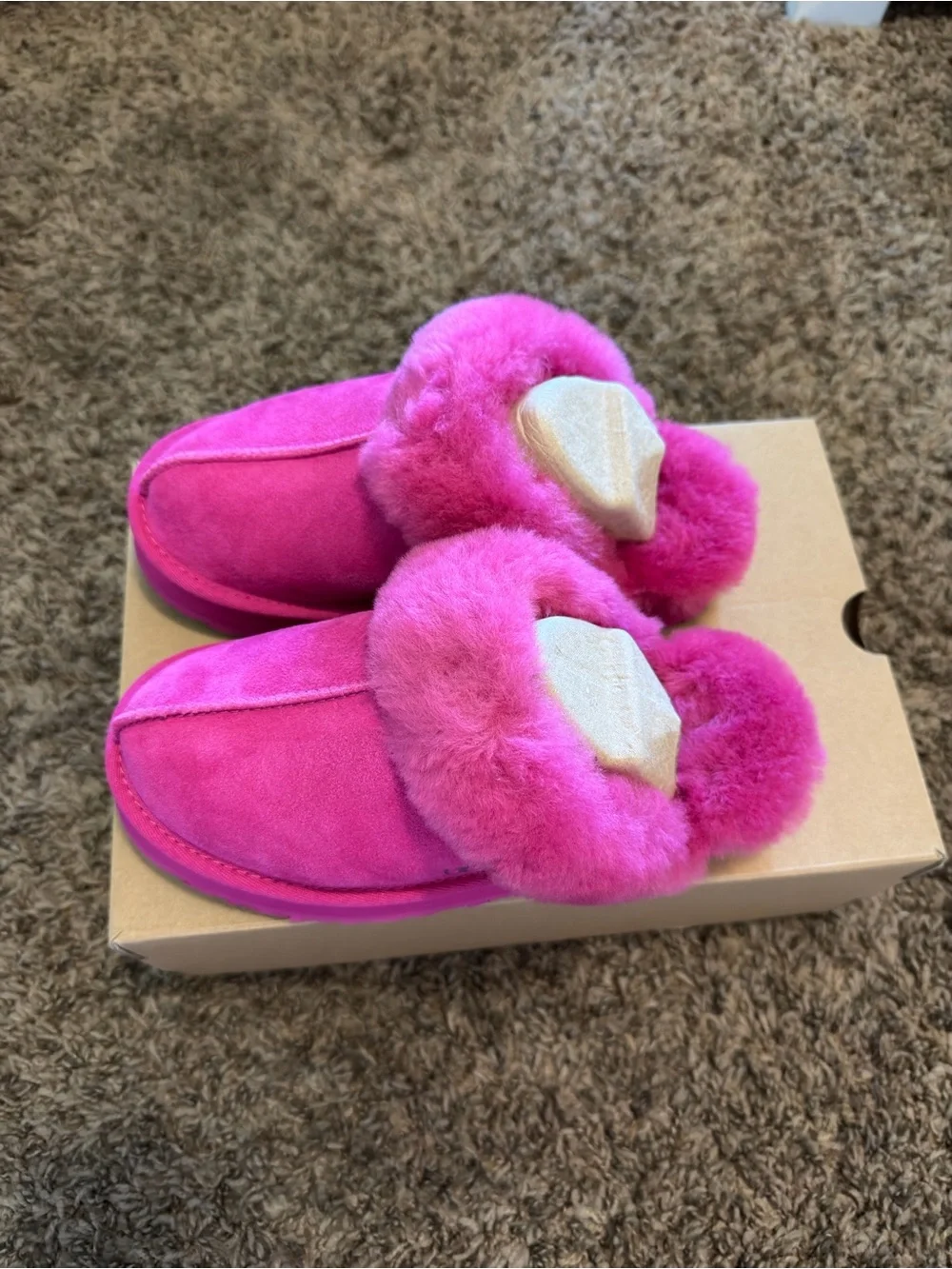 Kids Disquette UGG Slippers - Hot Pink